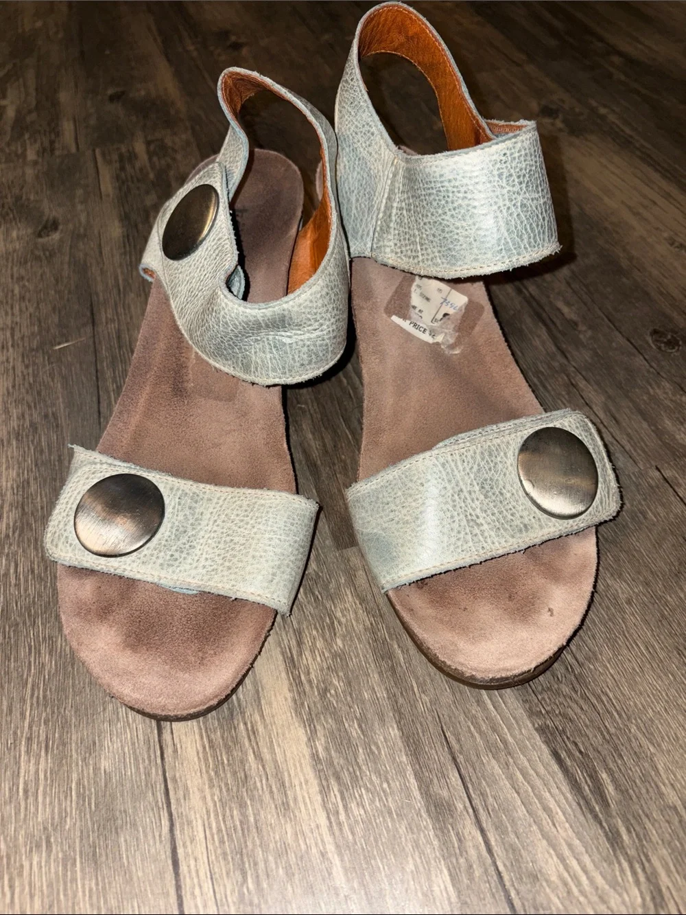 Taos Woman's Carousel 2 Leather  in light blue Wedge Sandals size 8.5 - NEW